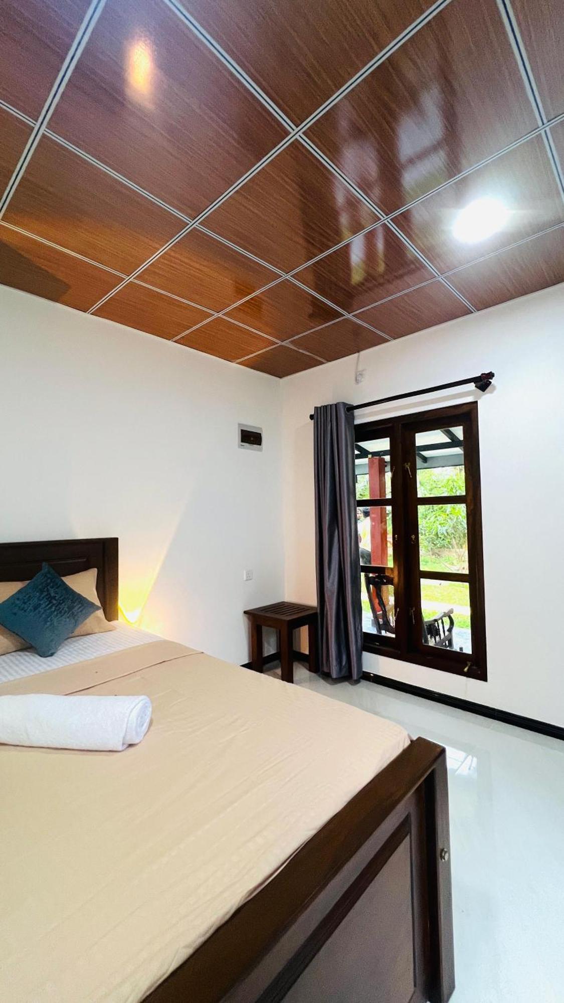 Udawalawa Safari Resort Udawalawe Kültér fotó
