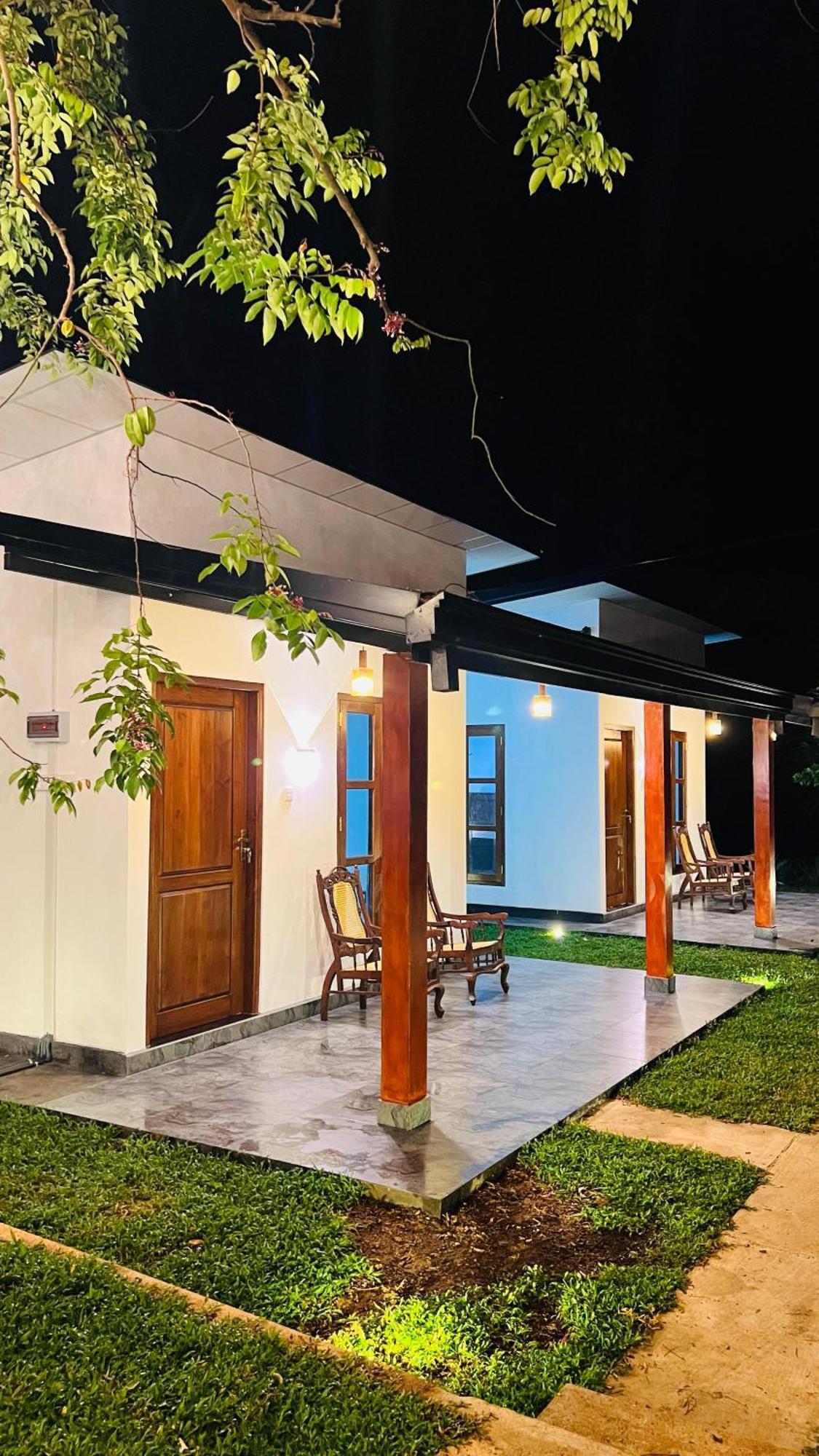 Udawalawa Safari Resort Udawalawe Kültér fotó